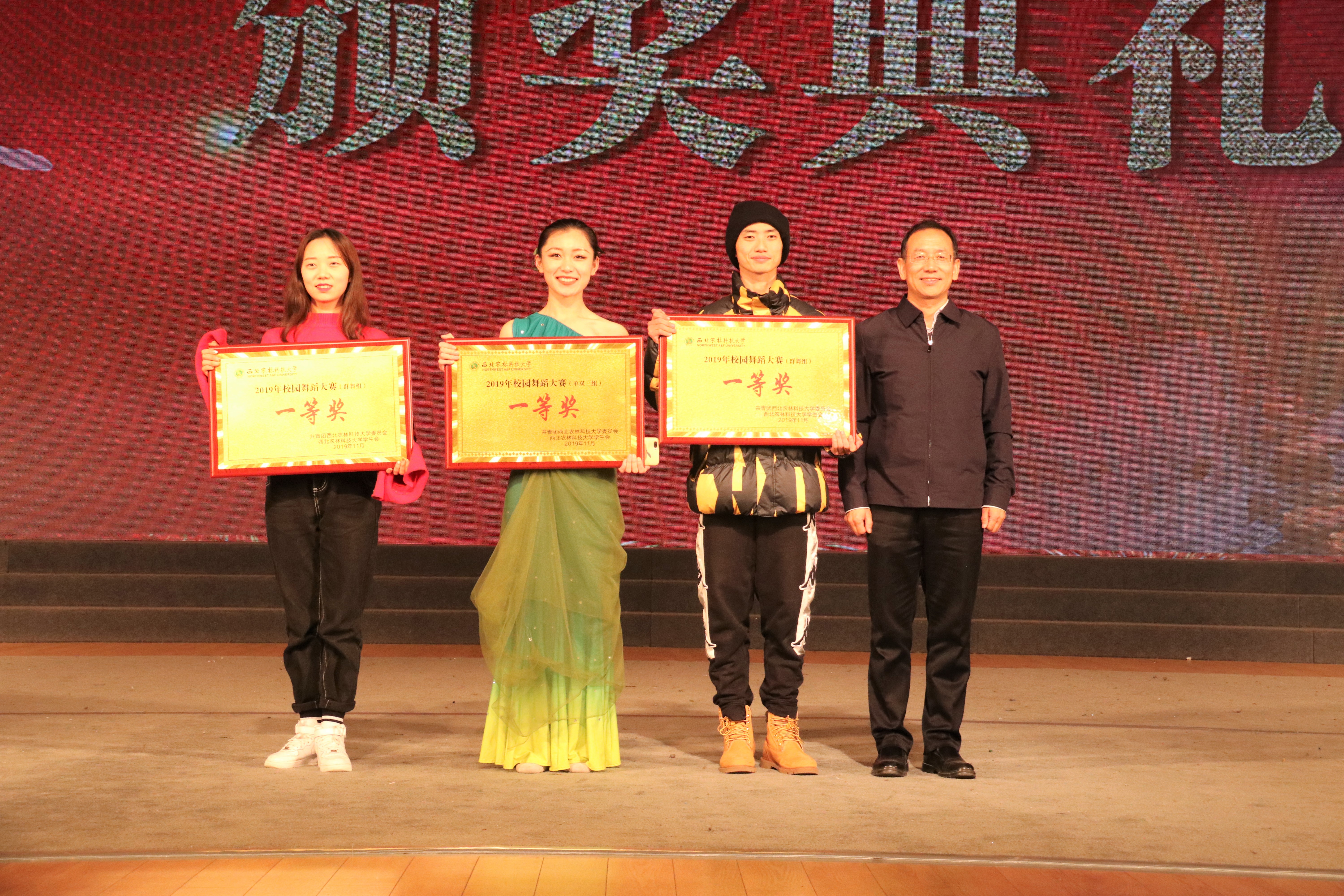 72b27d23e85540ab80820323f0e10499.jpg 72b27d23e85540ab80820323f0e10499.jpg