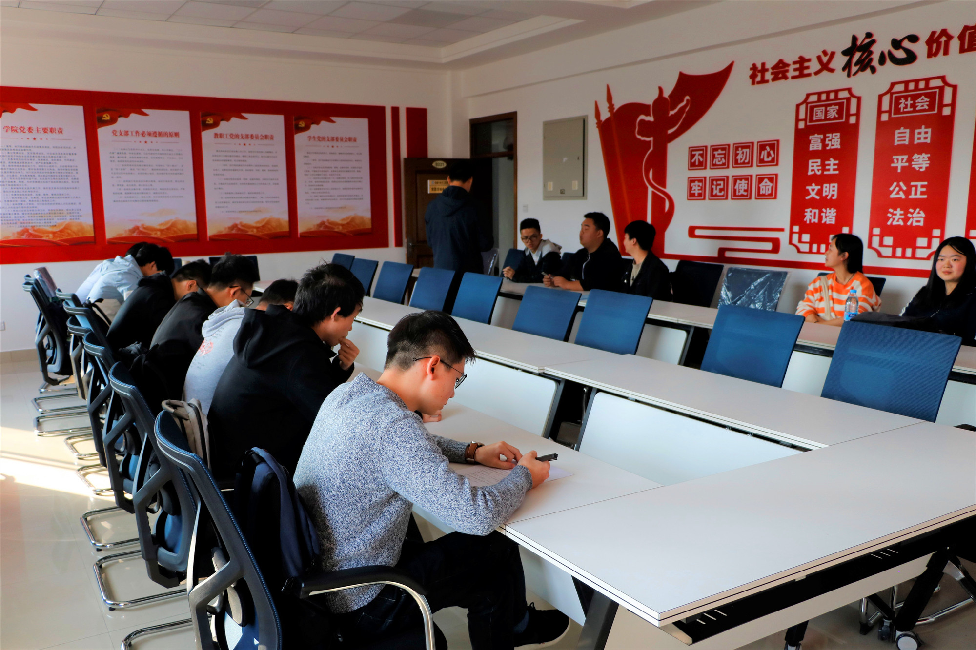 6f6f1110fb15468a926efc92929b98c7.jpg 6f6f1110fb15468a926efc92929b98c7.jpg