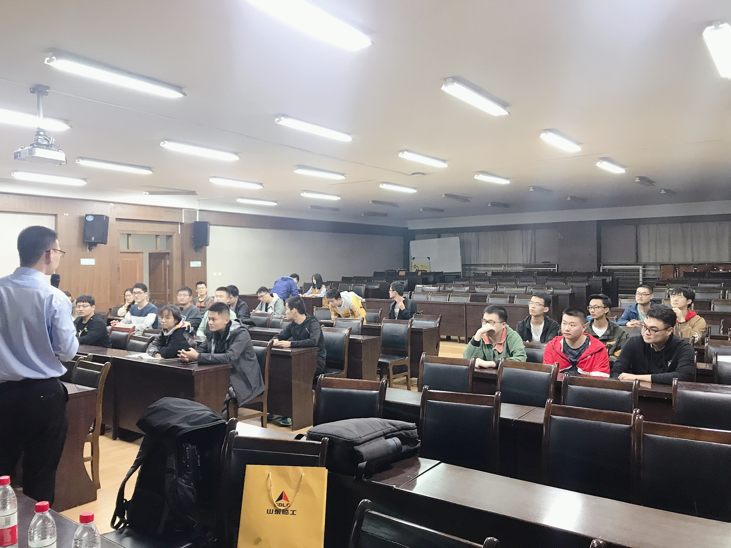 c598028612e74a0dacd41cc6287c6c4e.jpg c598028612e74a0dacd41cc6287c6c4e.jpg