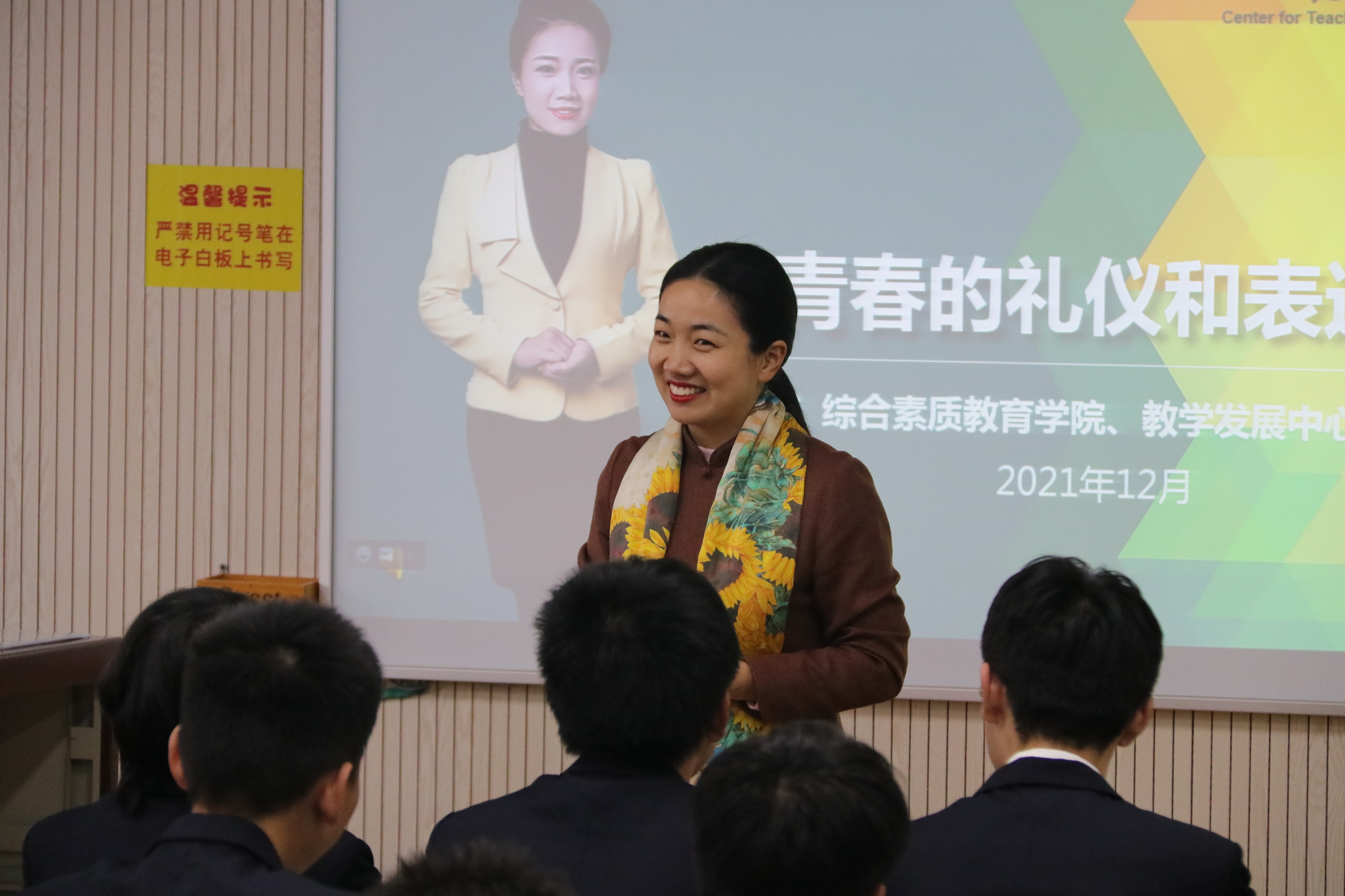 4d0b308f9e4d43bc9a22ba92e411644d.jpg 4d0b308f9e4d43bc9a22ba92e411644d.jpg