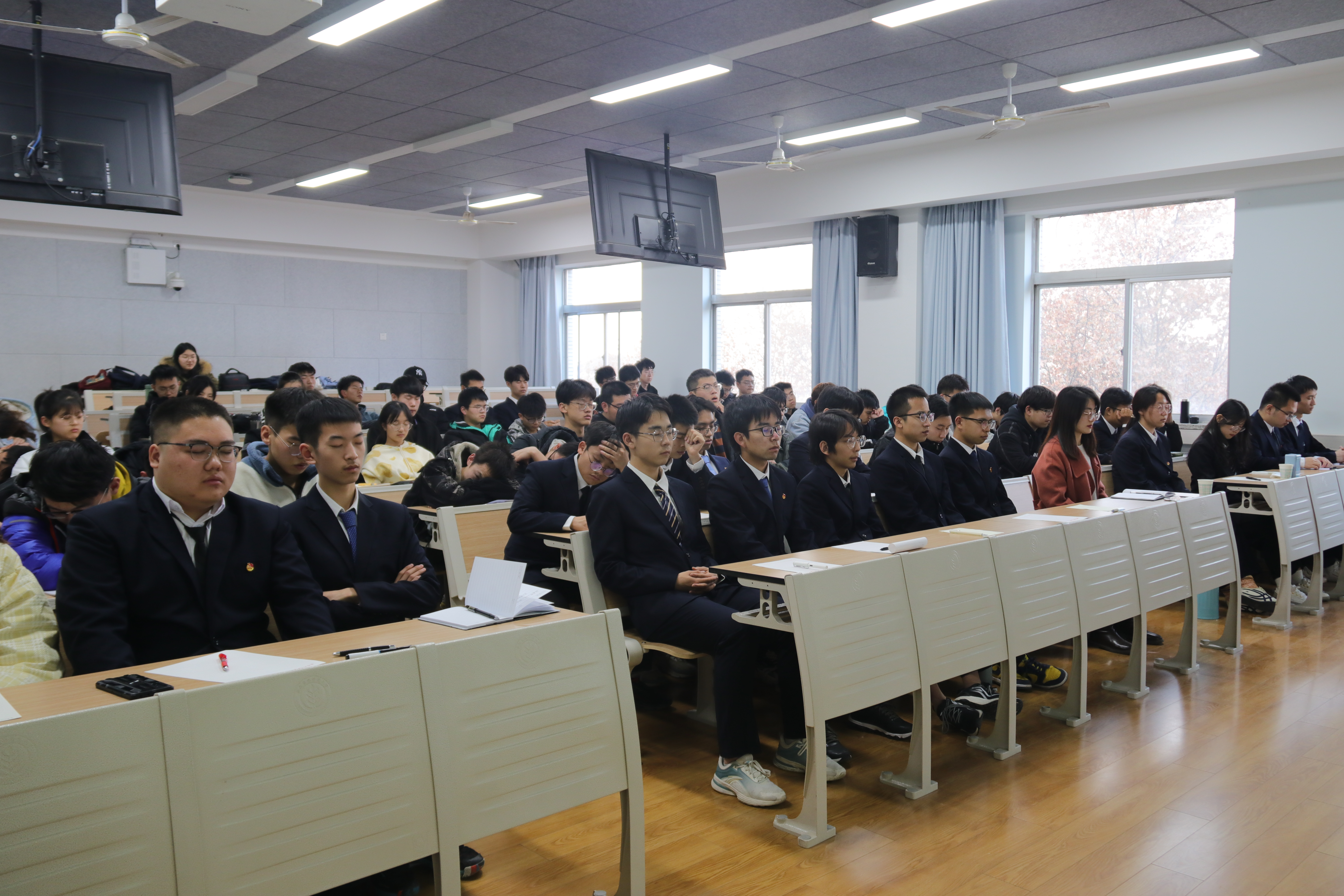 b1a02d5618c447918988744f3ef7027b.jpg b1a02d5618c447918988744f3ef7027b.jpg