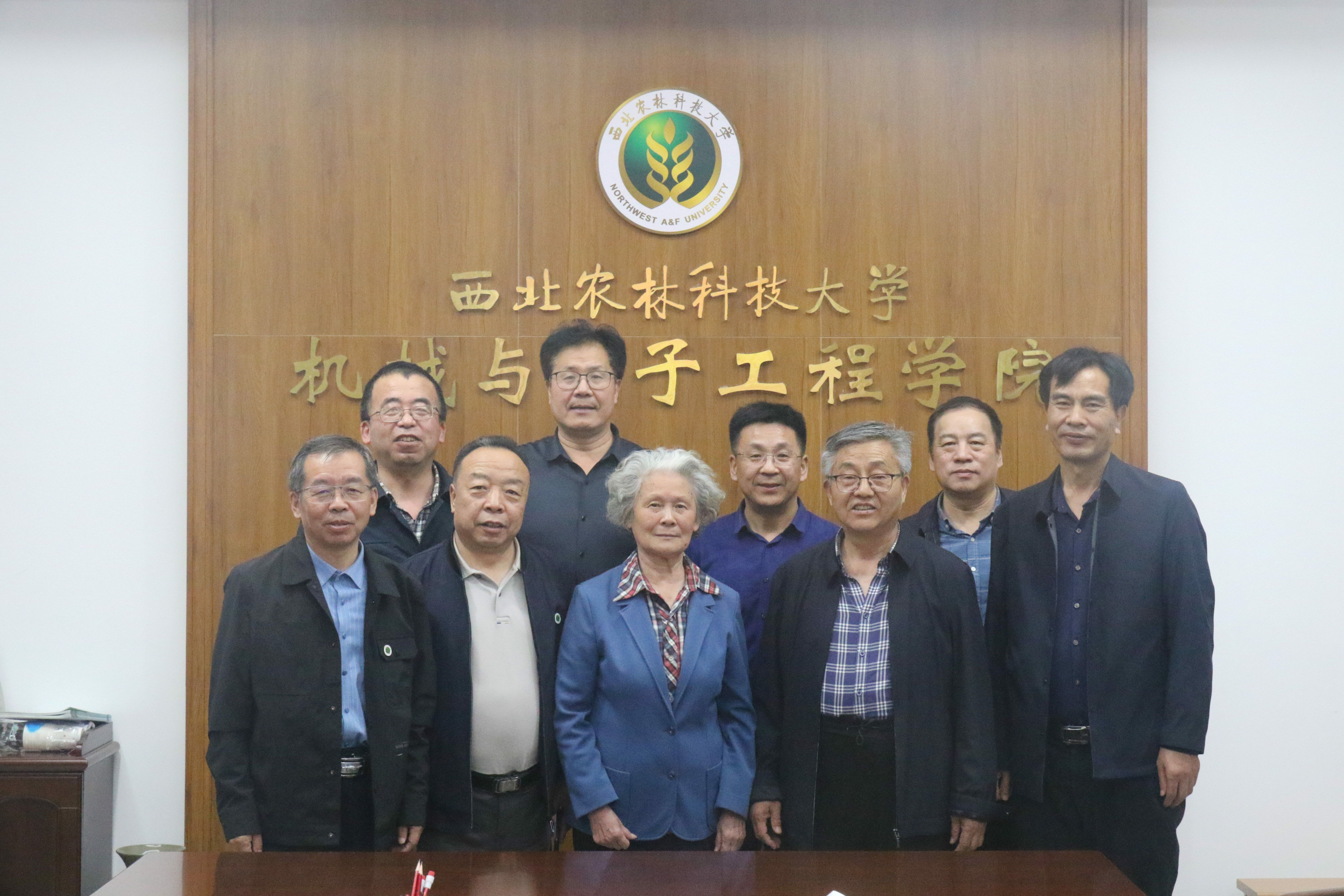 5edf97a69e754436bed88d5c55593668.jpg 5edf97a69e754436bed88d5c55593668.jpg