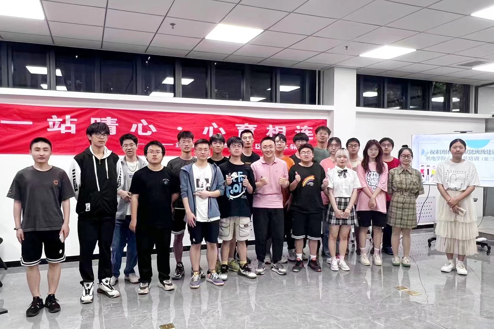 f0d649f8da6e44558ba2ea47a7602e25.jpg f0d649f8da6e44558ba2ea47a7602e25.jpg