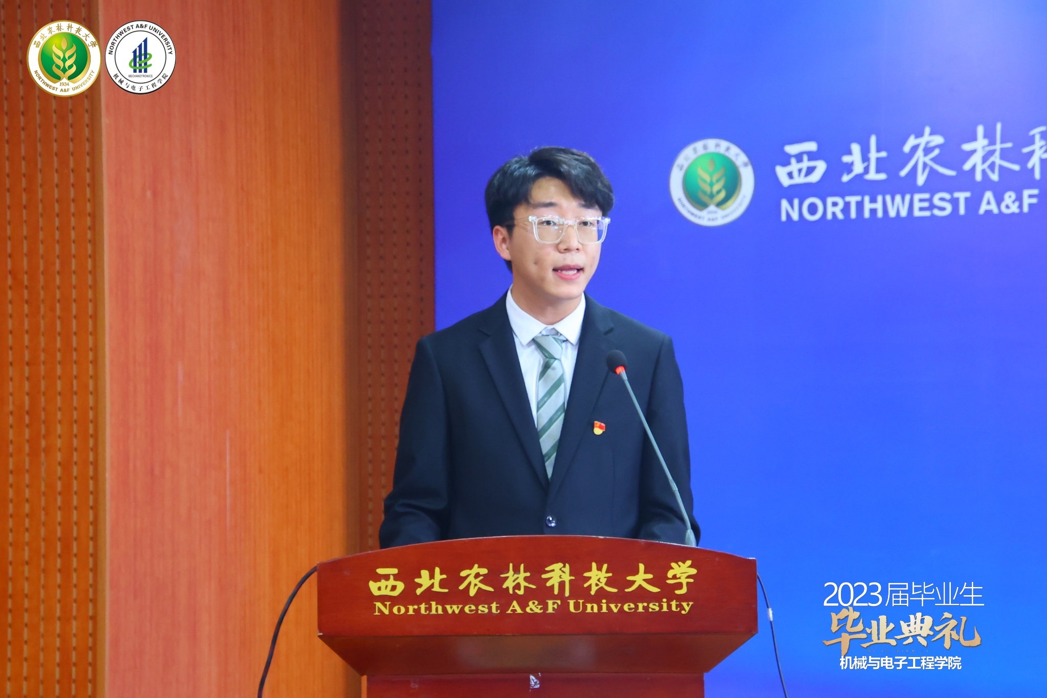 4d90d47897f9406c96a4d99fc49ea8a4.jpg 4d90d47897f9406c96a4d99fc49ea8a4.jpg