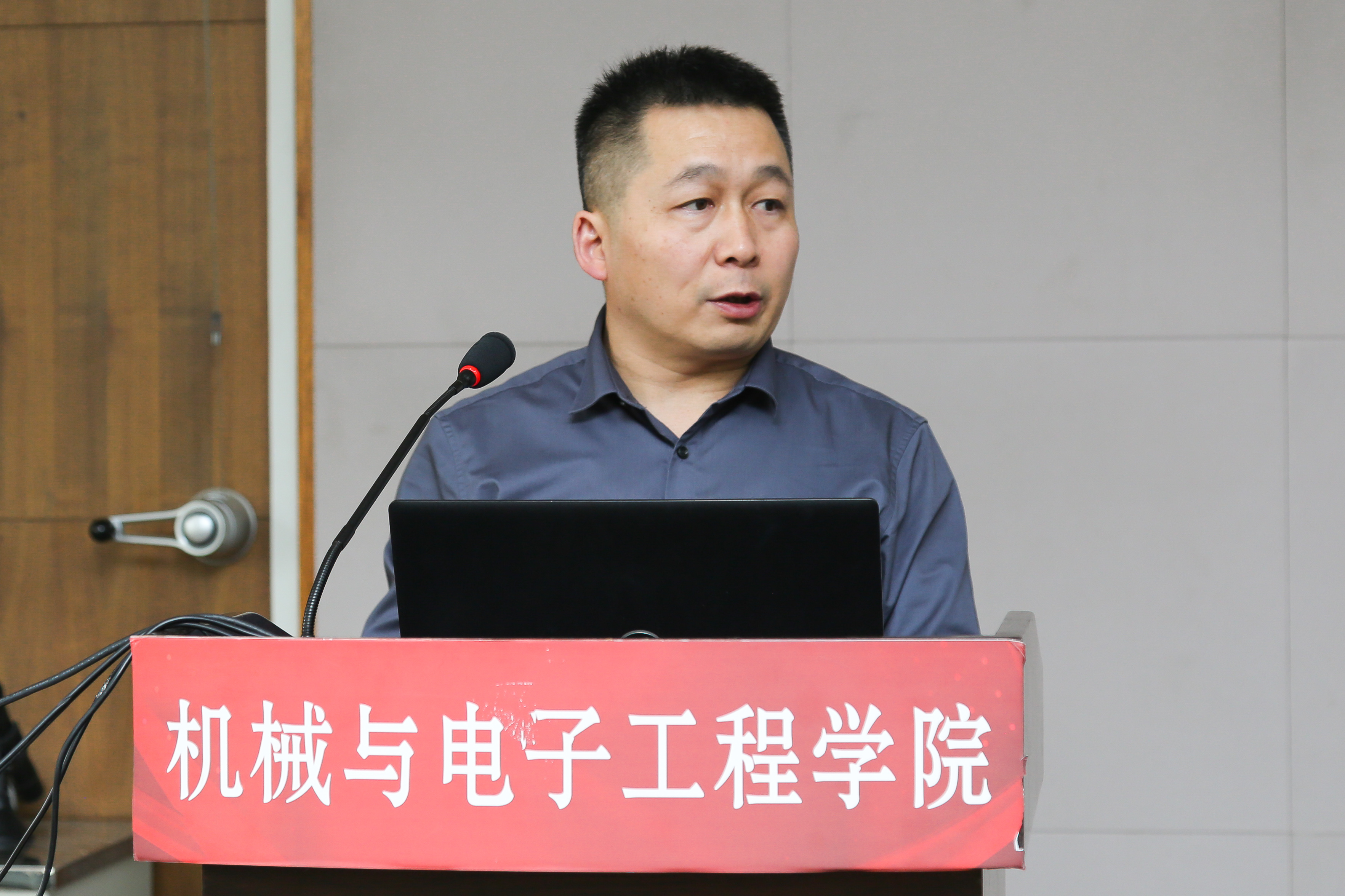 13f9a8e5d9184f7bbba4c0cb372776af.jpg 13f9a8e5d9184f7bbba4c0cb372776af.jpg