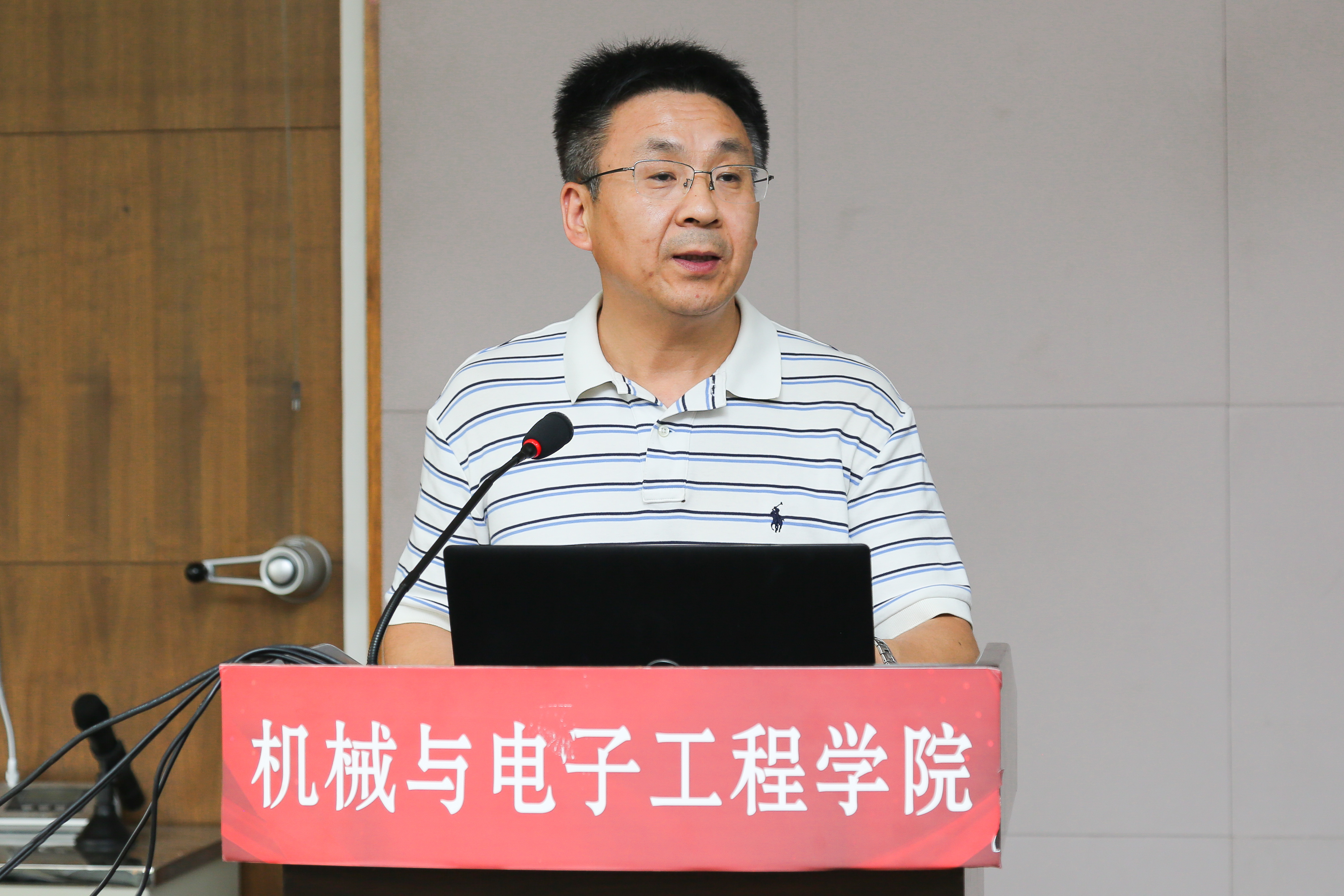 fdaf500dafba44be80171722d0d1ca57.jpg fdaf500dafba44be80171722d0d1ca57.jpg